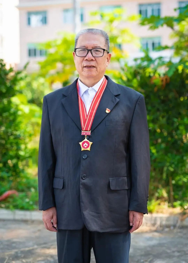 黄振勇.jpg